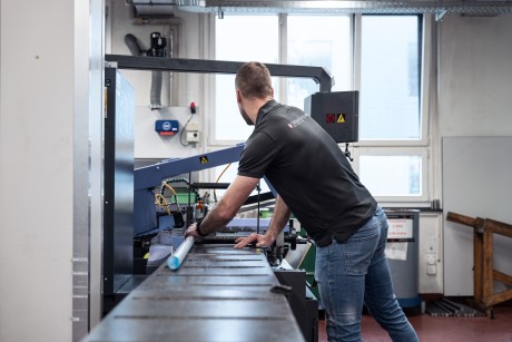 Grünig + Elmiger AG Barres en aluminium Grünig + Elmiger AG Barres en aluminium