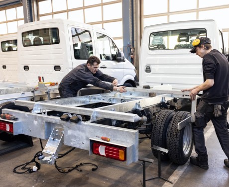 Sutter AG Lungern Fahrzeugaufbauten Materialbeschaffung Lagerführung