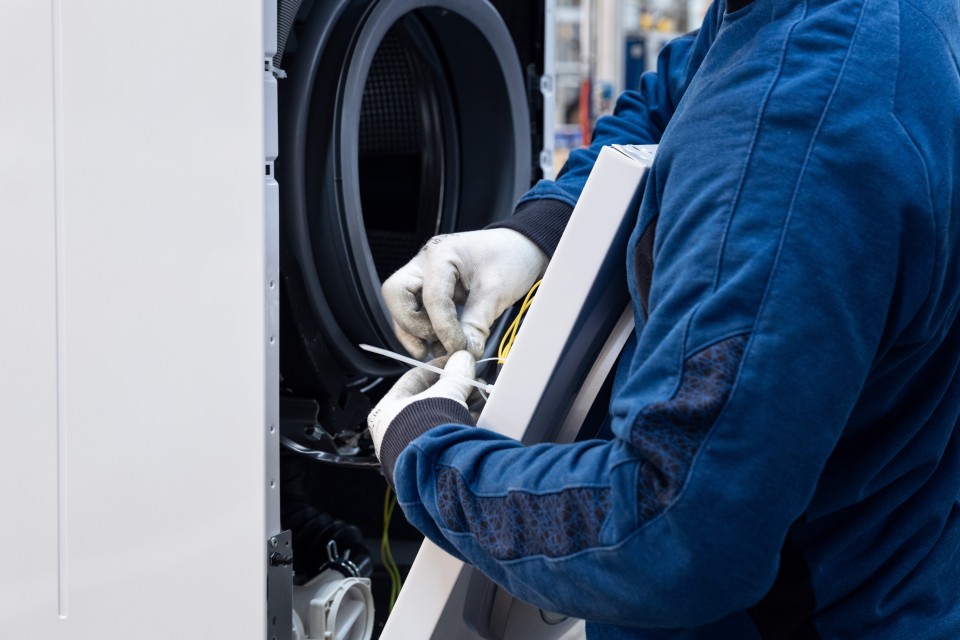 Schulthess Produktion AG Bleche Mechanische Bauteile Halbzeug